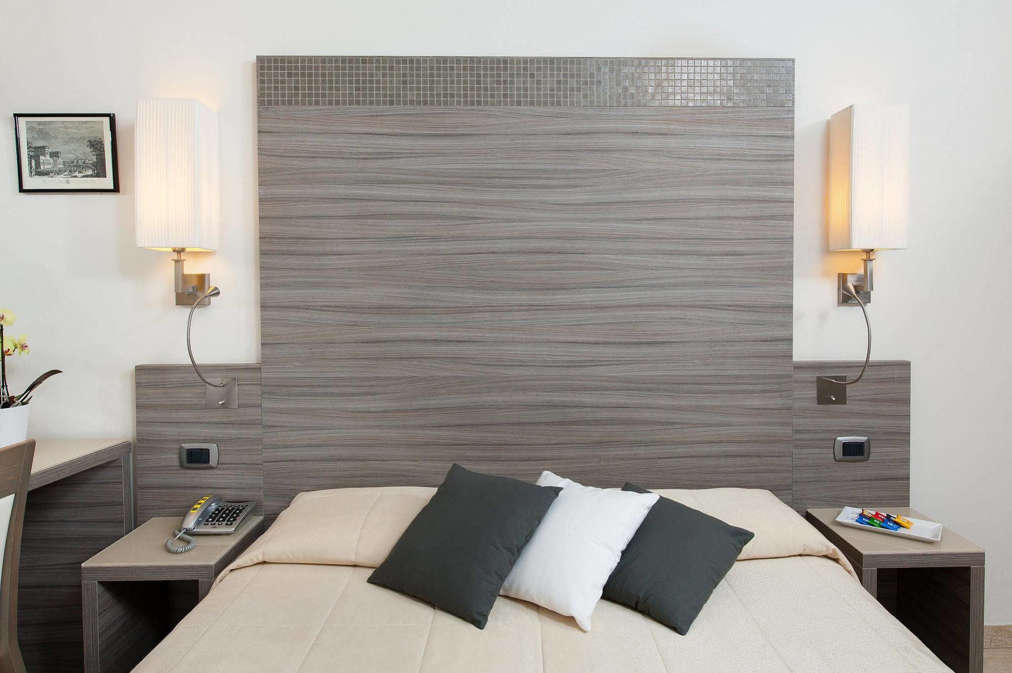 רומא Morrisson Exclusive Rooms מראה חיצוני תמונה